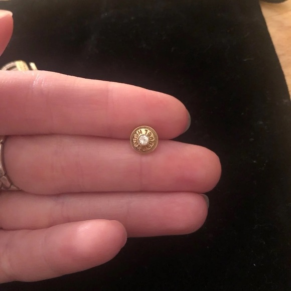 Henri Bendel earring set with ear cuff - Picture 3 of 3